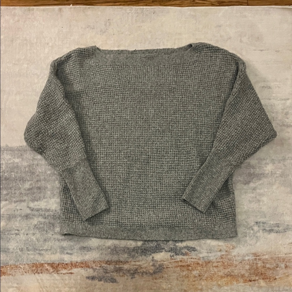 (281)Maurices Heather Gray Crew Neck Sweater